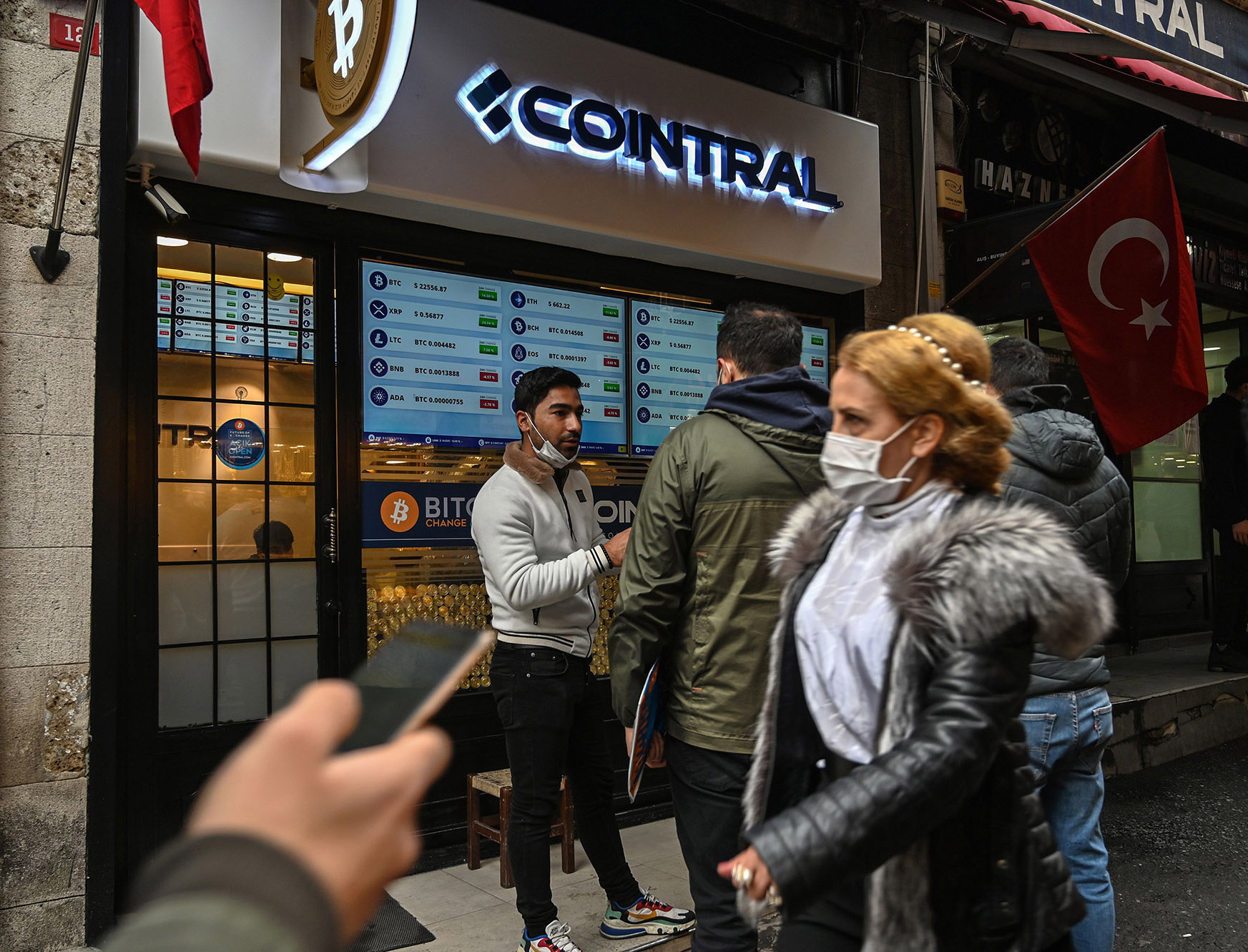 طلاق دادن لیر و ازدواج با ارزهای دیجیتال